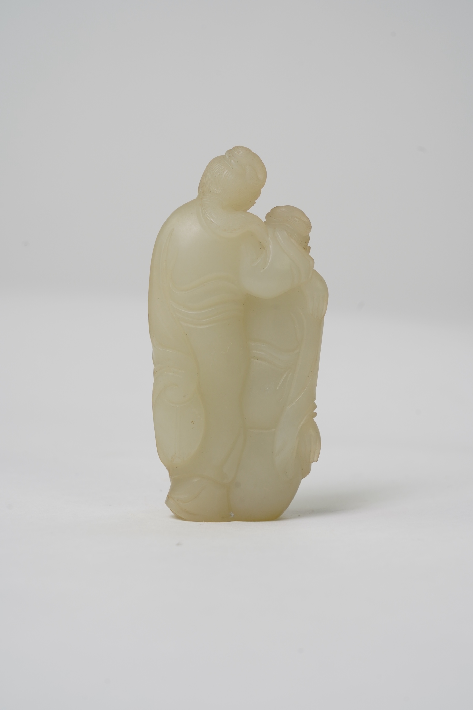 A Chinese simulated jade group of two sisters, 8.5cm